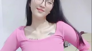 Fiolina Cewek Cantik Pamer Body